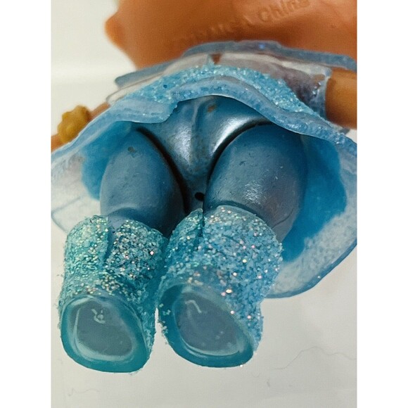LOL SURPRISE Glitter Globe Winter Disco Miss Snow Doll And Bottle - Picture 6 of 6